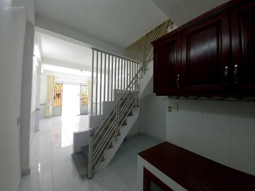 Nhà nguyên căn 4x15m 1 lầu 2pn 2wc ngay kcx tân thuận q7