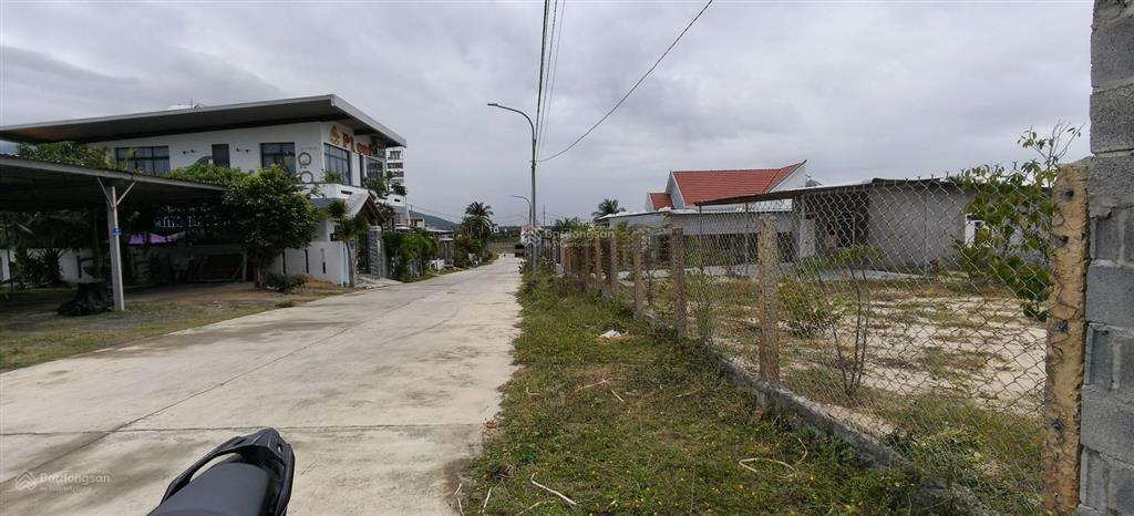 Đất biển nằm ngay khu trung tâm du lịch dốc lết