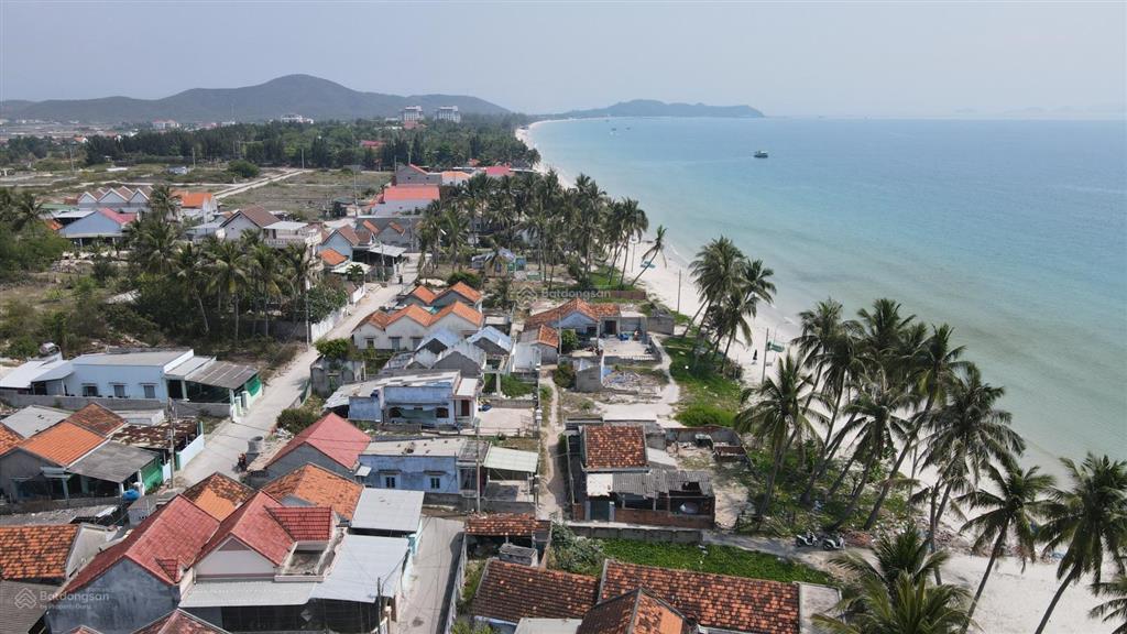 Bán đất trung tâm biển du lịch dốc lết.