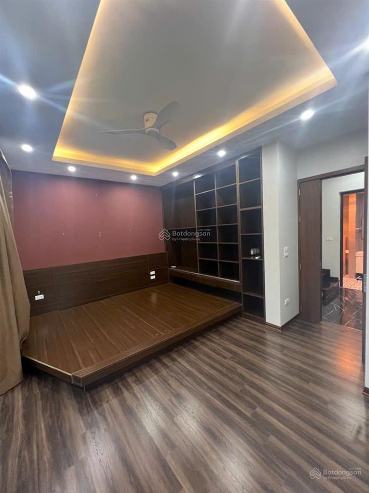 Cho thuê biệt tự mới có thang máy hầm rộng kđt nam cường bắc từ liêm. dt 220m 4 nổi 1 hầm giá 50tr