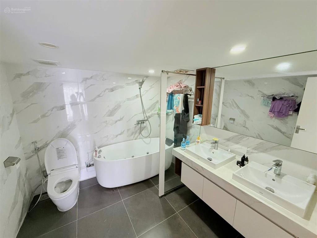 Siêu phẩm duplex royal city, căn hộ hiếm đẳng cấp. dt 190m, 4 ngủ, 4 wc. giá 21 tỷ tl