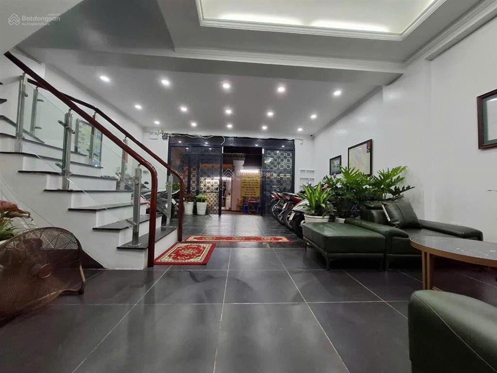 Cho thuê nhà mới tinh hiện đại ngõ ô tô tránh kim mã, ba đình. dt 80m x 5t, mt 5,5m. giá 30tr