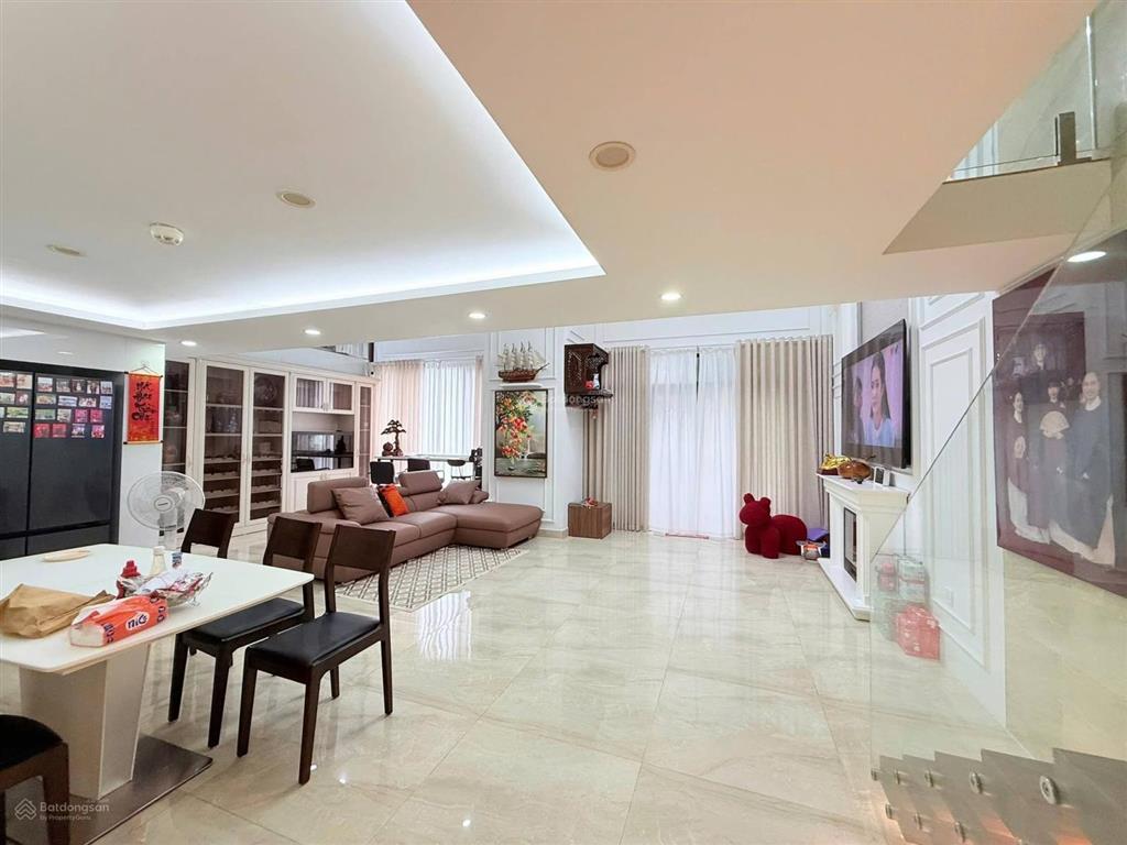 Siêu phẩm căn hộ 155m², toà cland ct3 lê đức thọ, đẹp lung linh, vào ở ngay!