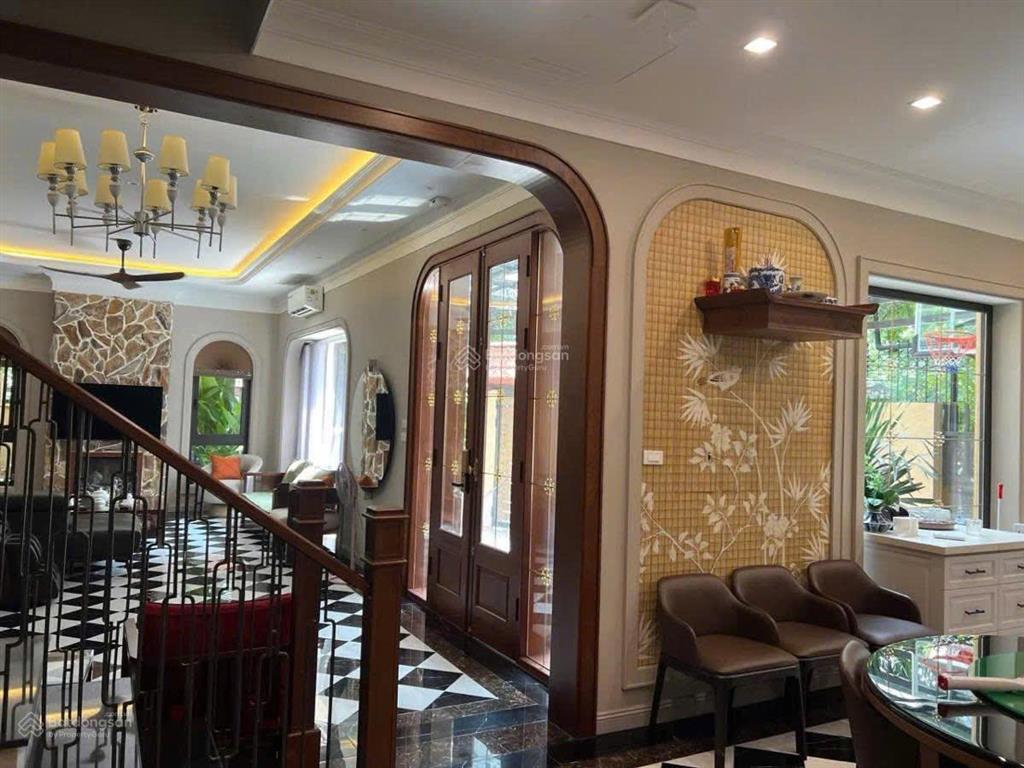 Siêu phẩm biệt thự góc 2 mặt tiền kđt tp giao lưu bắc từ liêm. dt 170m x 4t, mt 26m. giá 76 tỷ tl