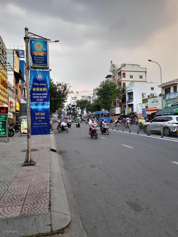 Bán nhà hai mặt tiền đinh tiên hoàng phường tân định q1 dt 4m x 11m 1 lầu (4.6m x 12m) giá 11 tỷ 5