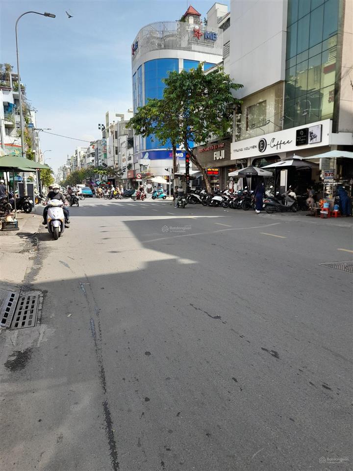 Bán nhà hai mặt tiền đinh tiên hoàng phường tân định q1 dt 4m x 11m 1 lầu (4.6m x 12m) giá 11 tỷ 5