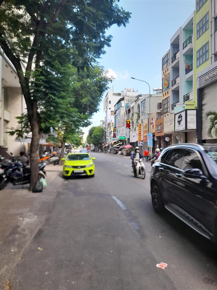 Bán nhà hai mặt tiền đường nguyễn đình chiểu p3q3 dt 4.2mx7m 1 lửng 3 lầu 1 sân thượng giá 9 tỷ 2