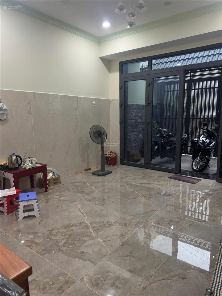 Chính chủ cho thuê nhà mới xây dựng đầy đủ nội thất đường lạc long quận q. tân bình