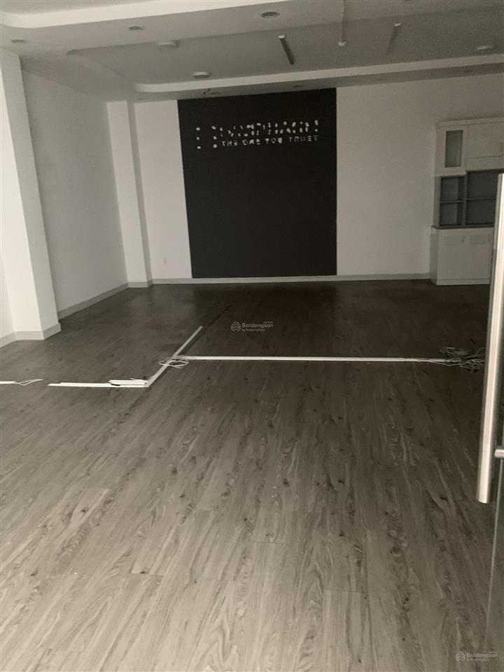 Chính chủ bán nhà hxh 8m trung tâm đường 3/2, dt 6.4*15m kết cấu 1 trệt 3 lầu giá bán 21.5 tỷ tl