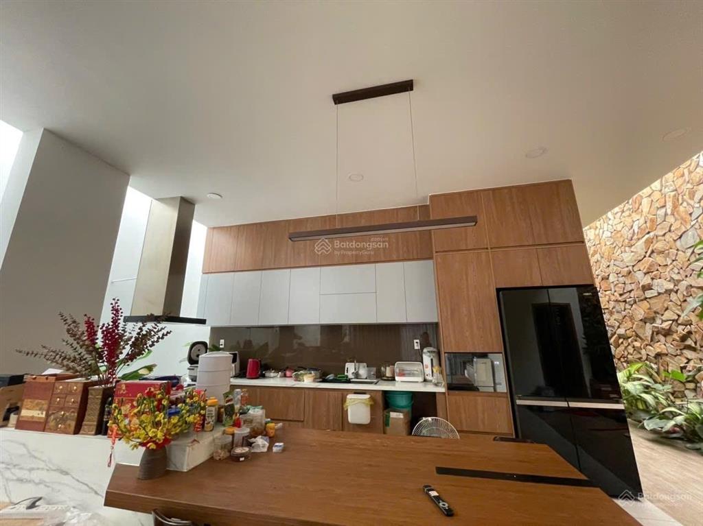 Bán nhà mt gò dưa, phường tam bình, thủ đức, 8.5x25m, 190m2, xây dựng kiểu biệt thự, giá 15,99 tỷ