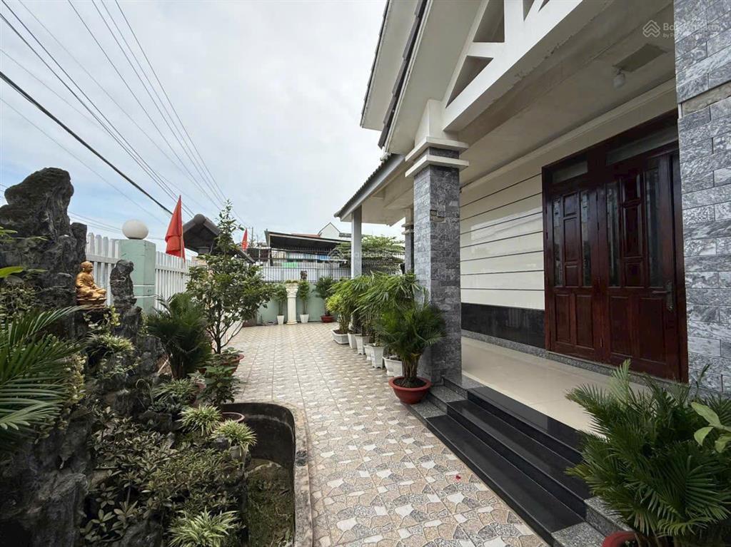 Bán nhà mt đường kính nổi, p. tân đông hiệp, ngã tư chiêu liêu, hcm, 15x20m, 3 tầng, giá chỉ 10,9tỷ