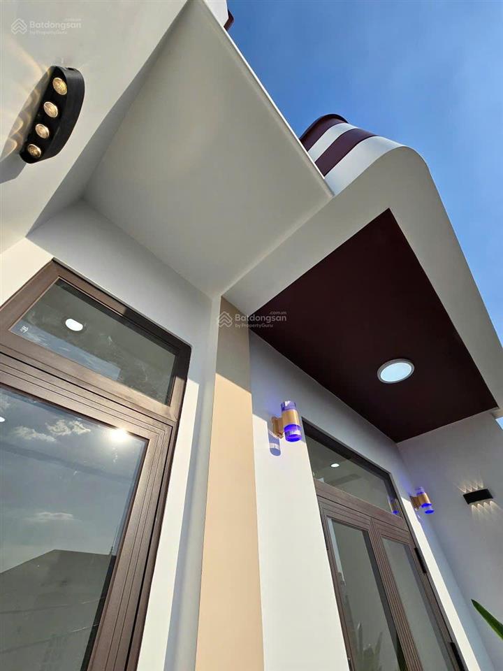 Bán nhà hxh nguyễn tri phương, p. bửu hòa, ngay chợ đồn, 4.2x20m, 2 tầng, 4pn 4wc, giá chỉ 3.99 tỷ