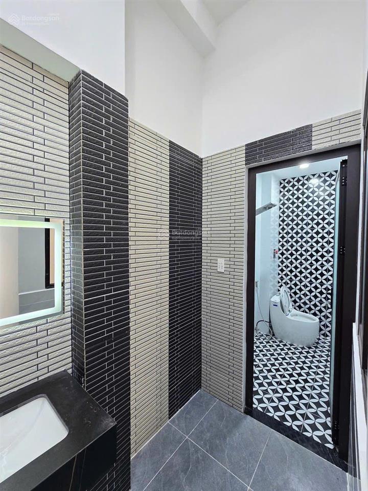 Bán nhà hxh nguyễn tri phương, p. bửu hòa, ngay chợ đồn, 4.2x20m, 2 tầng, 4pn 4wc, giá chỉ 3.99 tỷ