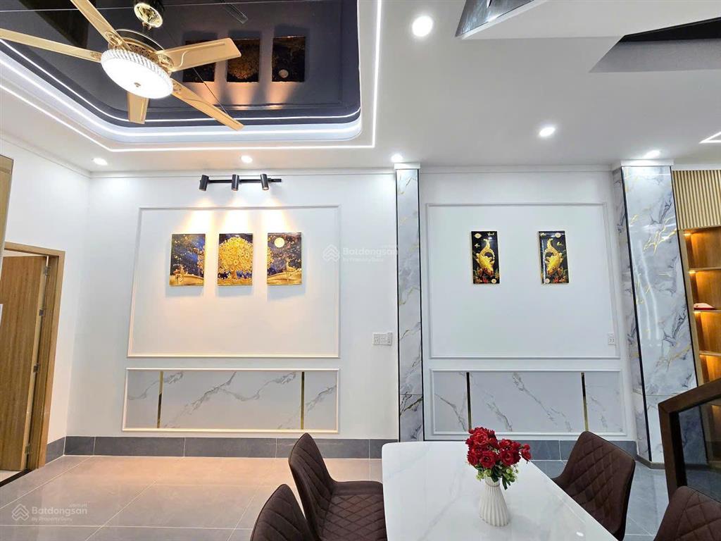 Bán nhà hxh nguyễn tri phương, p. bửu hòa, ngay chợ đồn, 4.2x20m, 2 tầng, 4pn 4wc, giá chỉ 3.99 tỷ