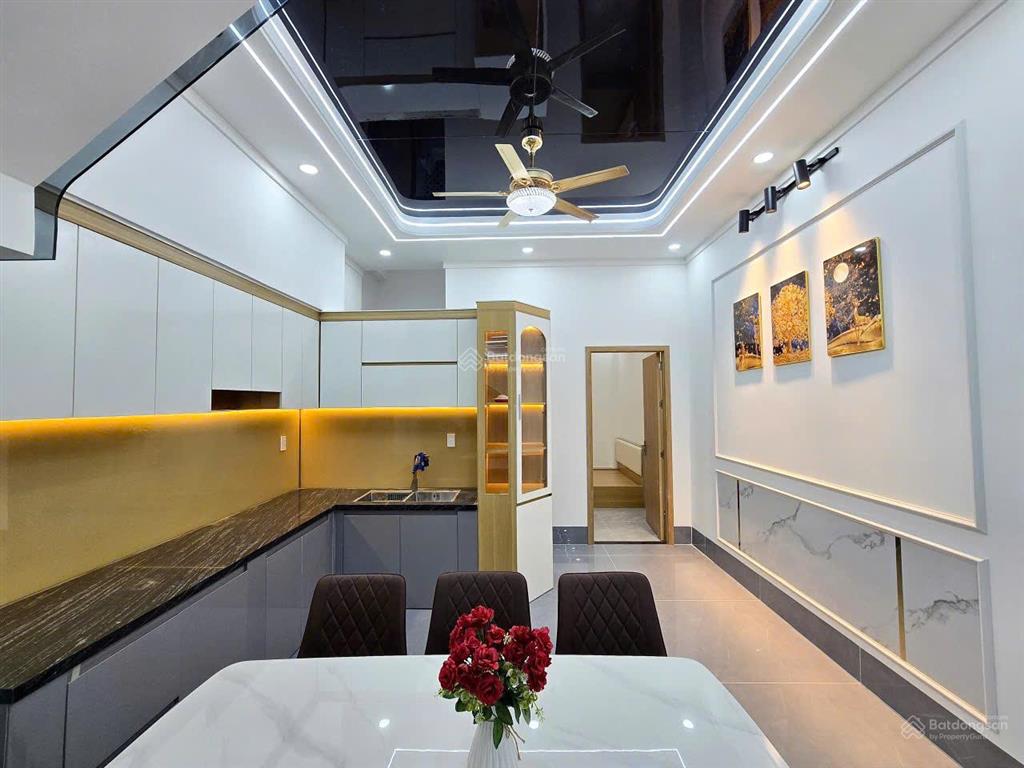 Bán nhà hxh nguyễn tri phương, p. bửu hòa, ngay chợ đồn, 4.2x20m, 2 tầng, 4pn 4wc, giá chỉ 3.99 tỷ