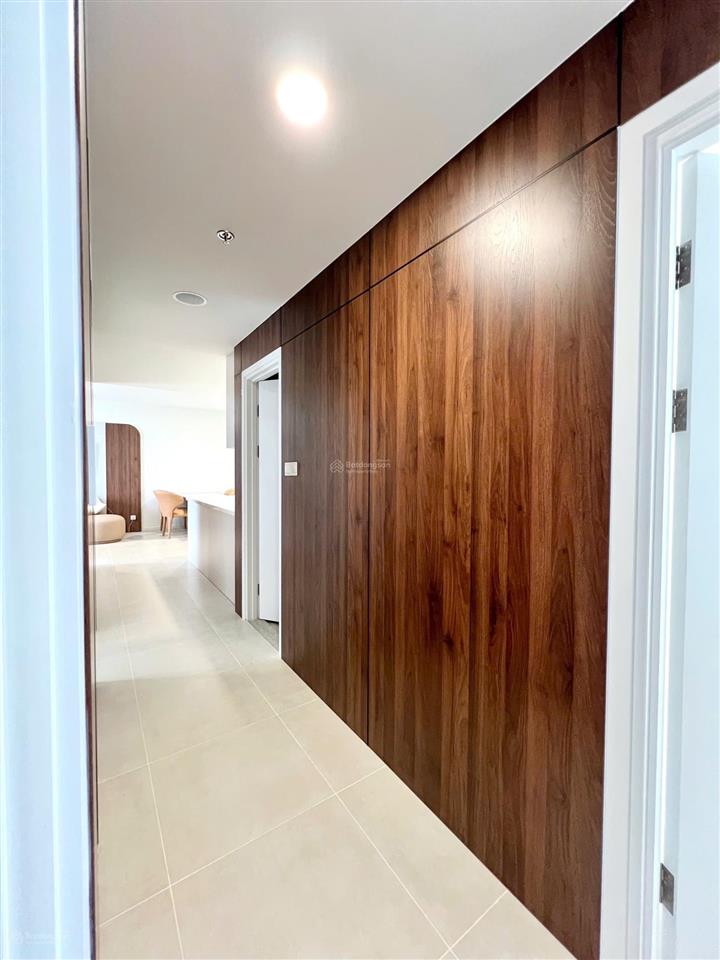 Cho thuê 3pn,2wc, full ntcb giá 16 triệu view lm 81, hồ bơi, tầng cao