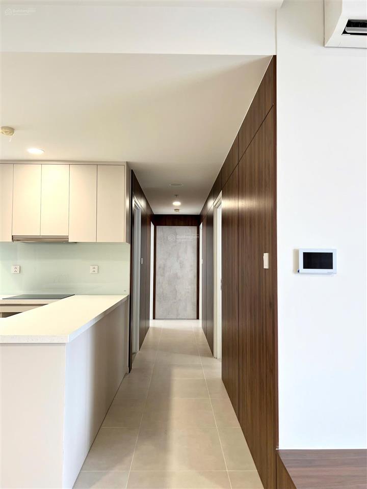 Cho thuê 3pn,2wc, full ntcb giá 16 triệu view lm 81, hồ bơi, tầng cao