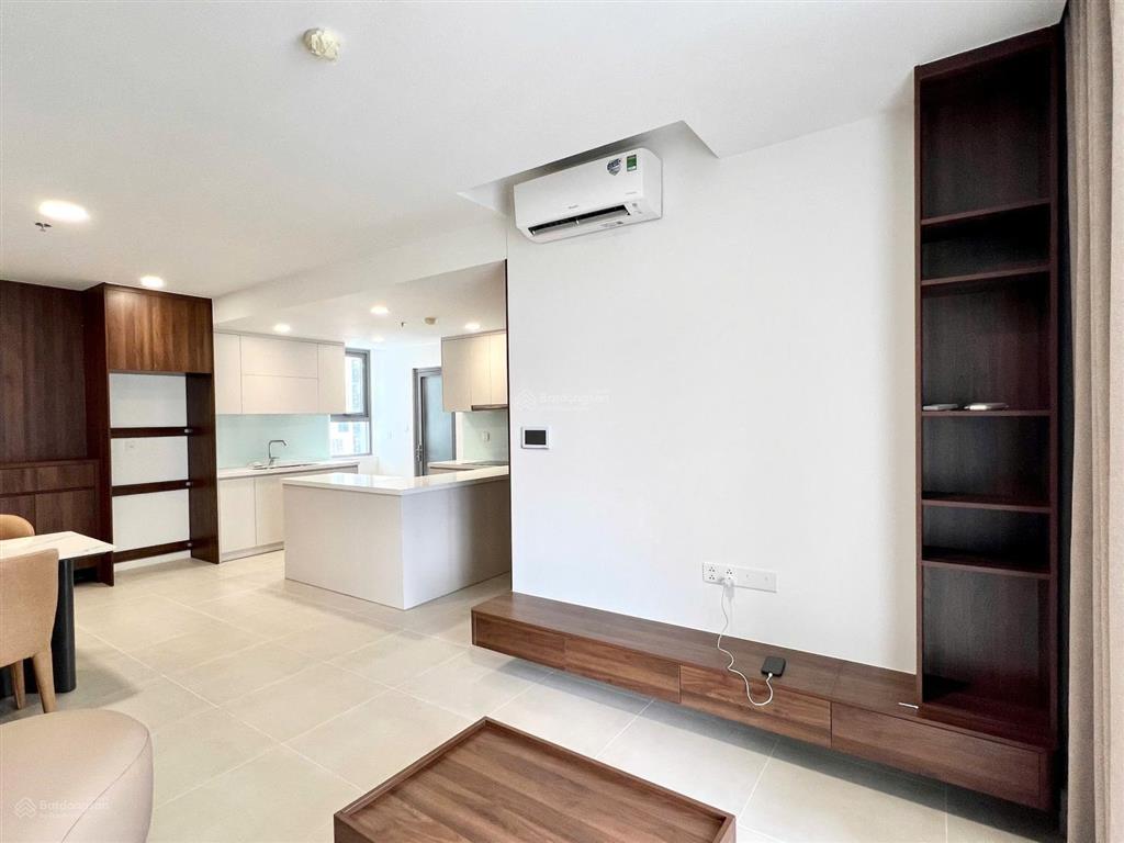 Cho thuê 3pn,2wc, full ntcb giá 16 triệu view lm 81, hồ bơi, tầng cao