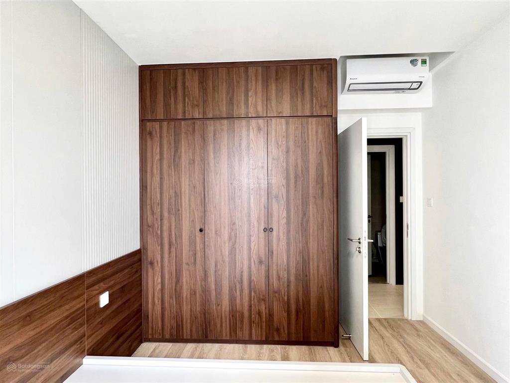 Cho thuê 3pn,2wc, full ntcb giá 16 triệu view lm 81, hồ bơi, tầng cao