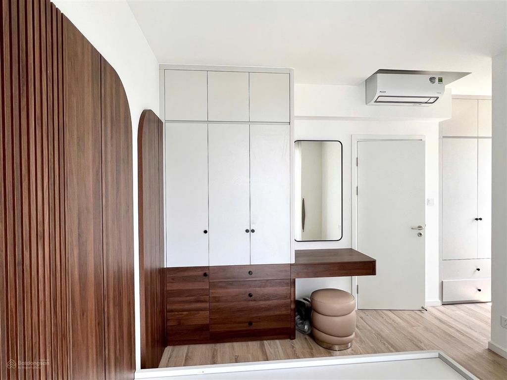 Cho thuê 3pn,2wc, full ntcb giá 16 triệu view lm 81, hồ bơi, tầng cao