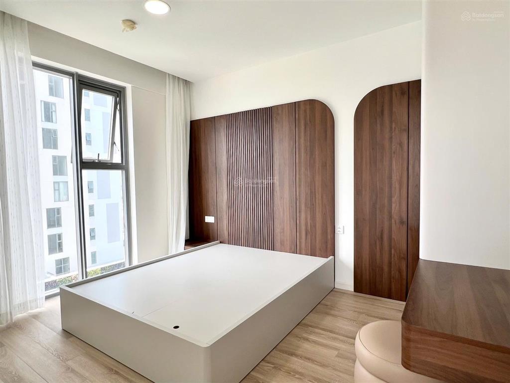 Cho thuê 3pn,2wc, full ntcb giá 16 triệu view lm 81, hồ bơi, tầng cao