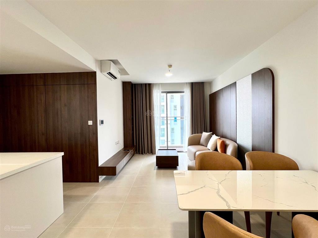 Cho thuê 3pn,2wc, full ntcb giá 16 triệu view lm 81, hồ bơi, tầng cao