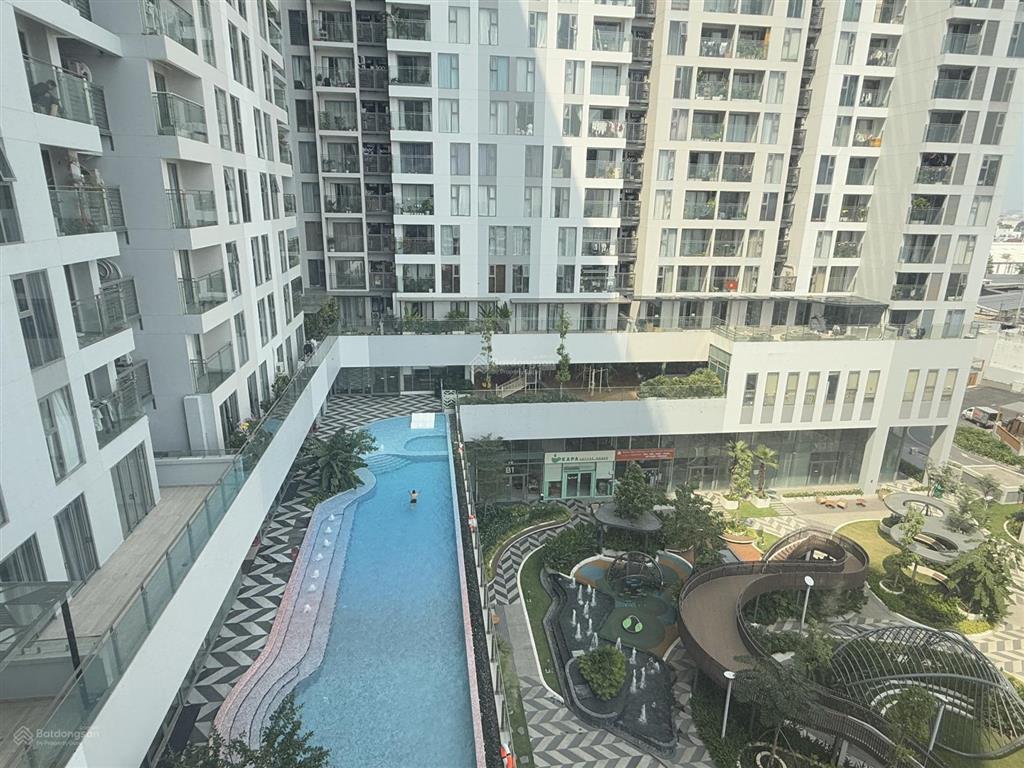 Cho thuê 3pn,2wc, full ntcb giá 16 triệu view lm 81, hồ bơi, tầng cao