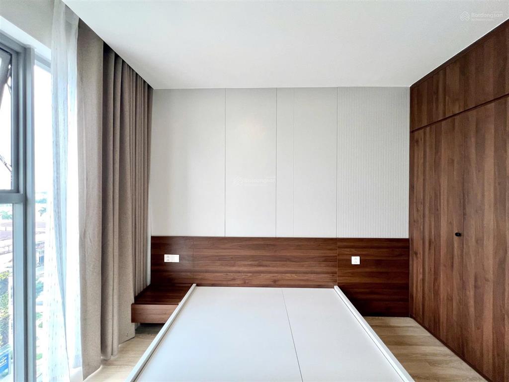 Cho thuê 3pn,2wc, full ntcb giá 16 triệu view lm 81, hồ bơi, tầng cao