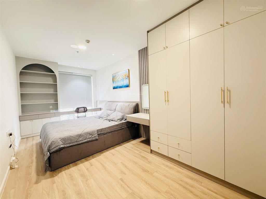 Cho thuê 2pn 80m2 full nội thất cao cấp giá 14triệu tầng cao view mát
