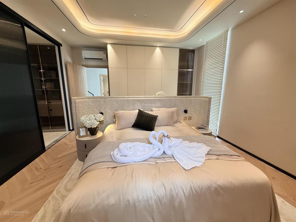 Giá tốt, bán căn hộ 2pn, 2wc, 80m2 giá 5,1 tỷ, đã có sổ hồng, full nội thất, xem nhà 24/07