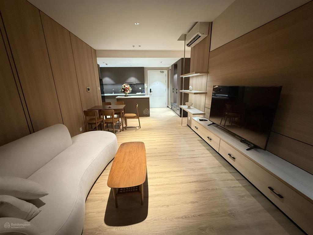Chính chủ cho thuê 3pn, 2wc, 110m2 giá 19 triệu full nội thất chỉ kéo vali vào ở view lm 81