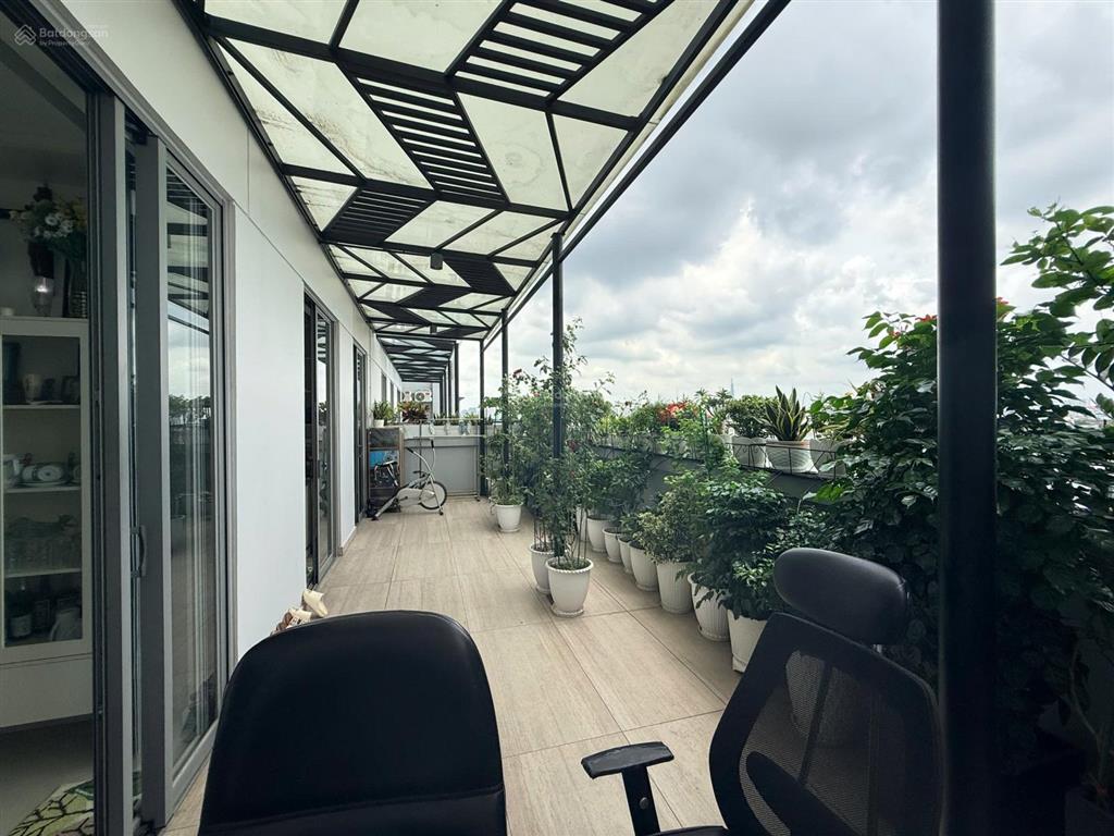 Chính chủ bán căn 124m², 2pn, 2wc có sân vườn 40m², full nội thất, giá 7,8 tỷ có tl, đã có sổ hồng