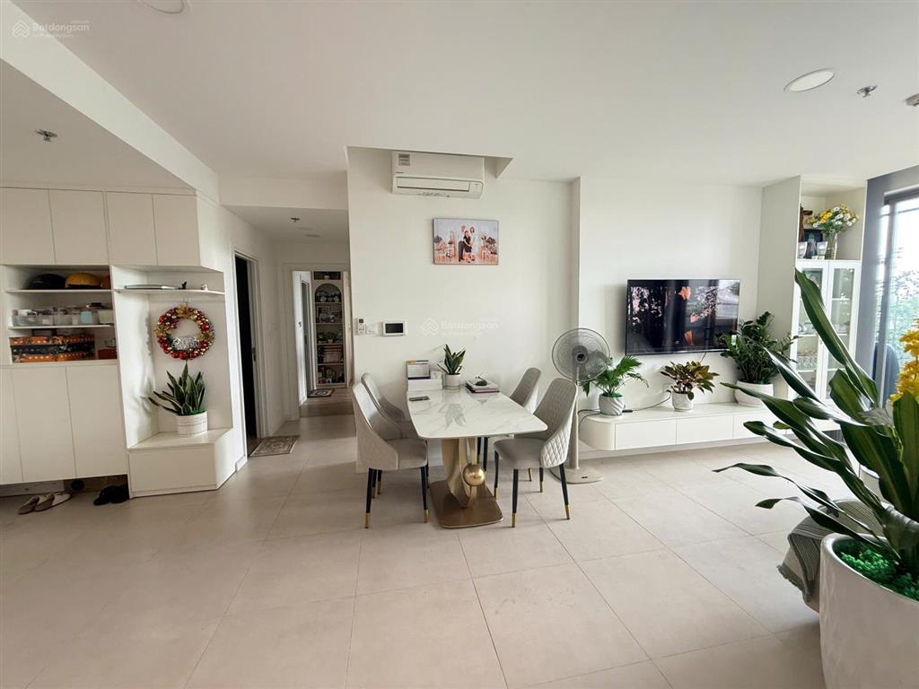 Chính chủ bán căn 124m², 2pn, 2wc có sân vườn 40m², full nội thất, giá 7,8 tỷ có tl, đã có sổ hồng