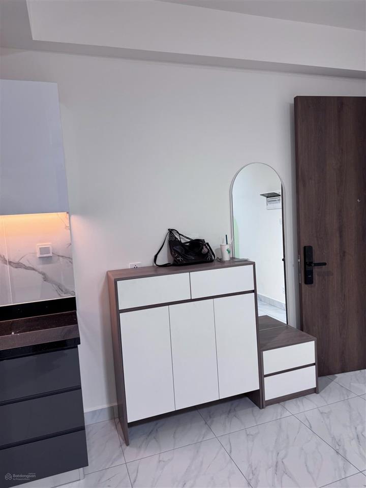 Chính chủ cho thuê căn 3pn, 99m2 full nội thất giá 22tr, free 1 năm pql, view hồ bơi đẹp