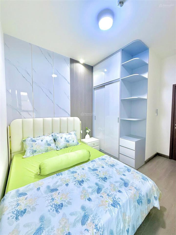 Chính chủ bán lỗ căn 2pn, 2wc 70m2, tặng gói nội thất 150 triệu, tầng 10, giá 2,8 tỷ bao thuế phí