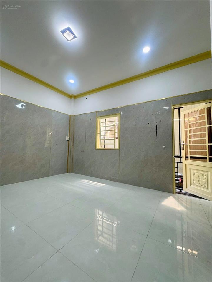 Bán nhà hẻm cách mt 20m tân hương, q. tân phú dt 5.3x5m 2 tầng 55m2 (sổ hồng riêng, ko lộ giới)