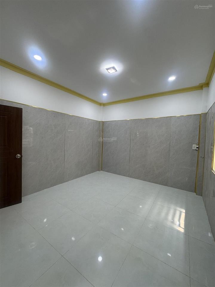 Bán nhà hẻm cách mt 20m tân hương, q. tân phú dt 5.3x5m 2 tầng 55m2 (sổ hồng riêng, ko lộ giới)