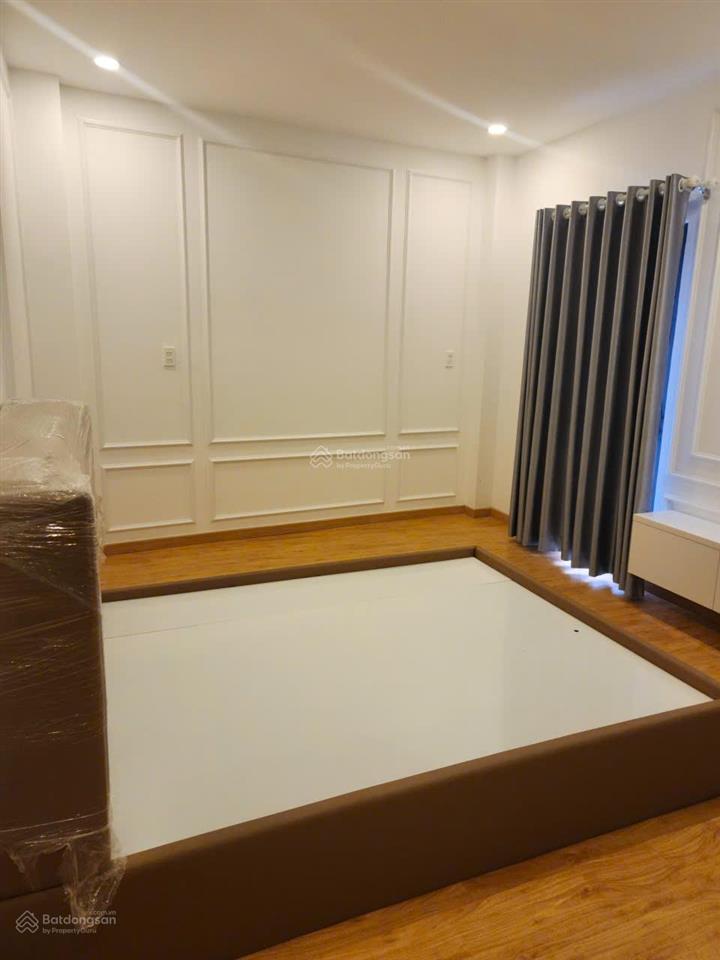 Bán nhà gấp  lạc long quân, p8, tân bình dt 6x12m 3 tầng nhà mới, vị trí đẹp 8,5 tỷ tl