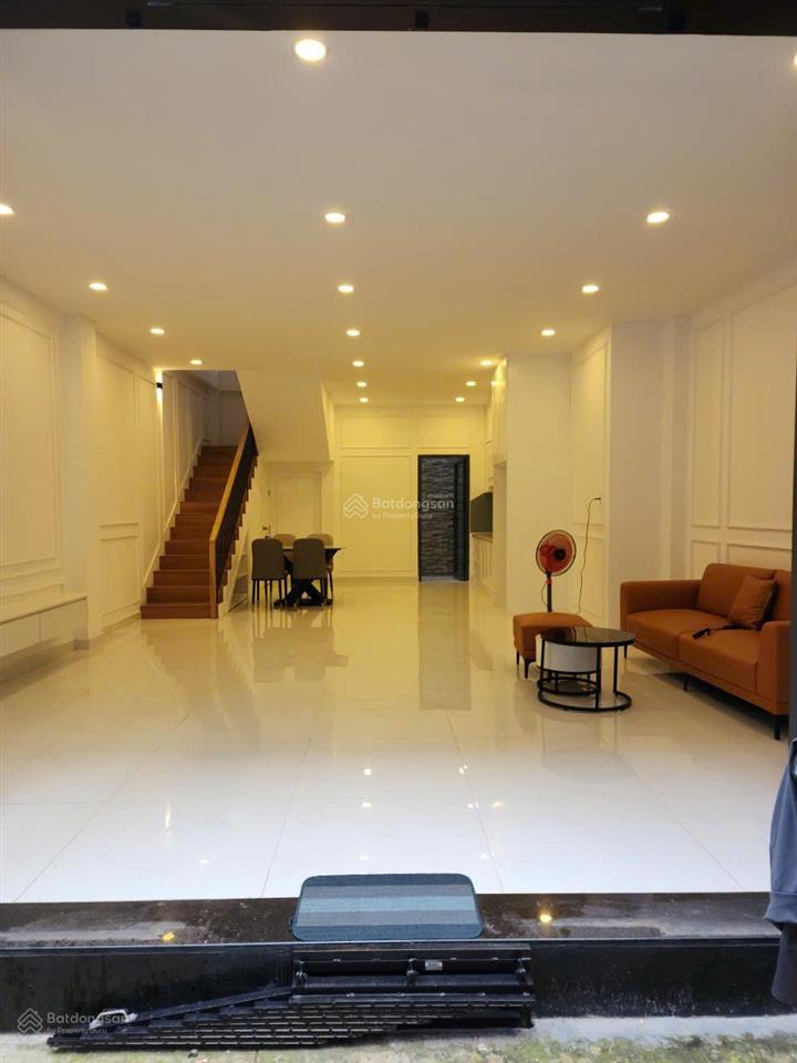 Bán nhà gấp  lạc long quân, p8, tân bình dt 6x12m 3 tầng nhà mới, vị trí đẹp 8,5 tỷ tl