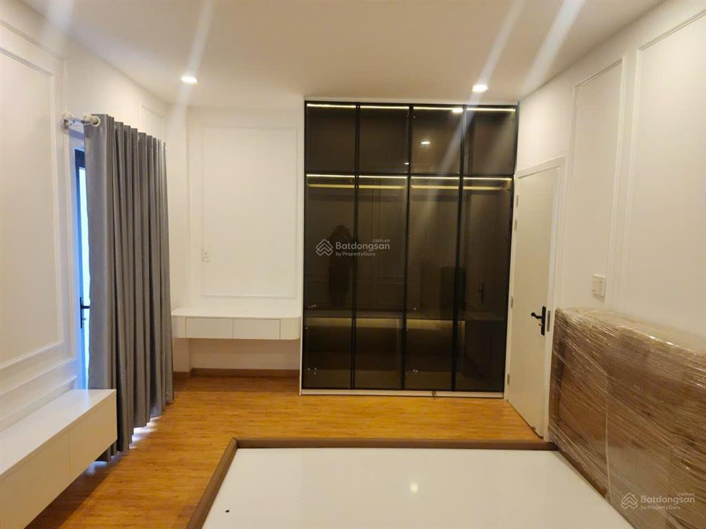 Bán nhà gấp  lạc long quân, p8, tân bình dt 6x12m 3 tầng nhà mới, vị trí đẹp 8,5 tỷ tl