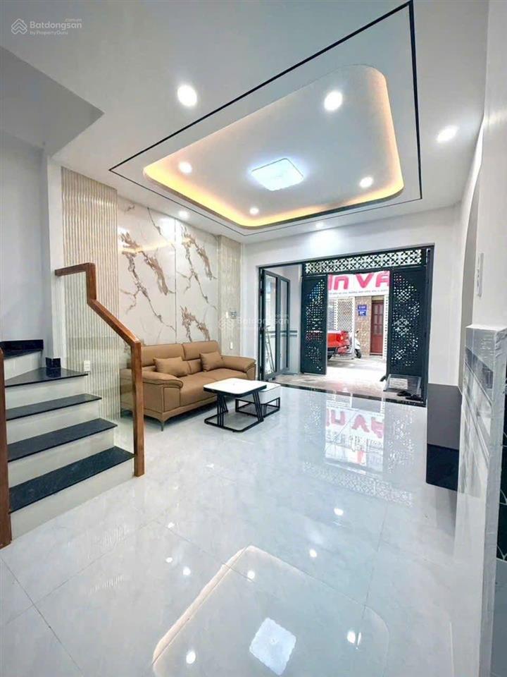 Bán nhà hẻm lạc long quân, q.11, dt 6x12m 3 tầng st, mới 4pn 4wc, nhà đẹp vị trí đẹp