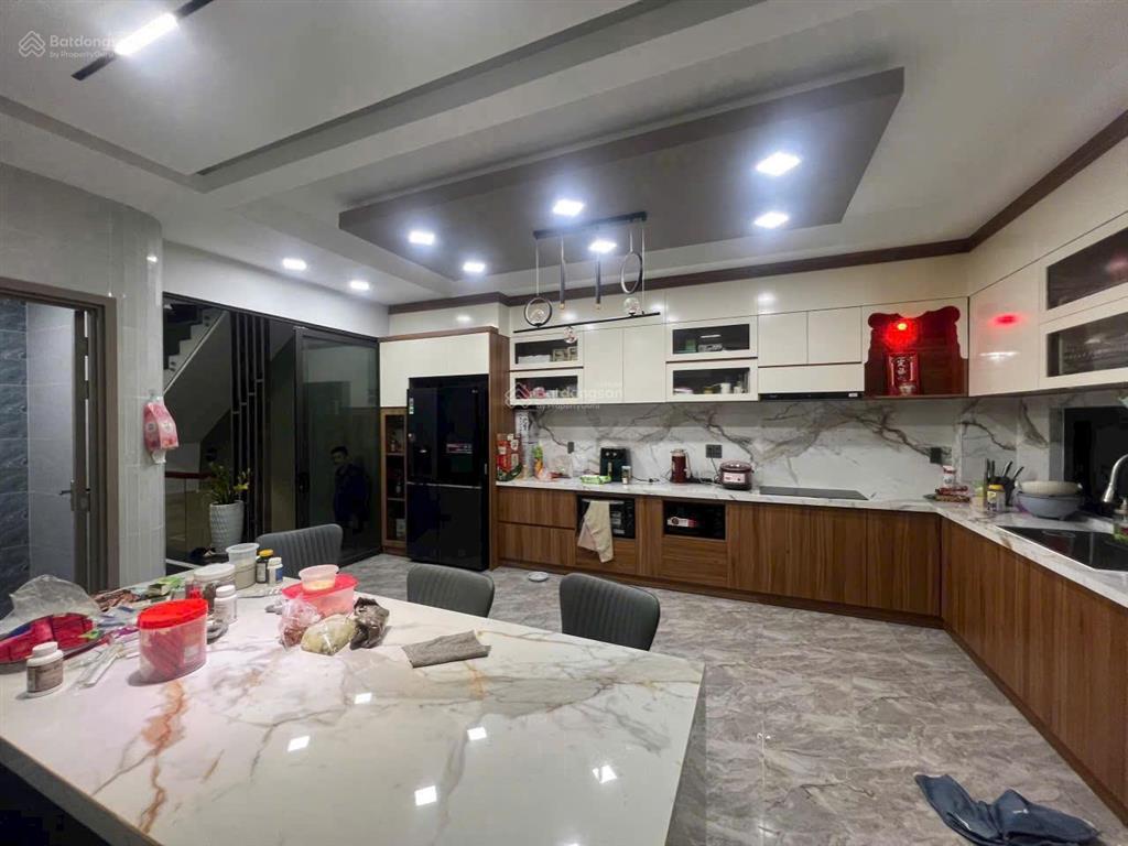 Đường 7m lý chiêu hoàng (4,6 x 16m) thang máy 4 lầu 9,5 tỷ