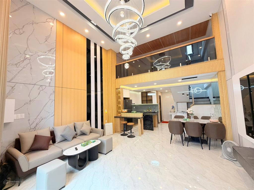 Mặt tiền mai xuân thưởng ngay trung tâm thương mại (6 x 14.7m) 3 lầu