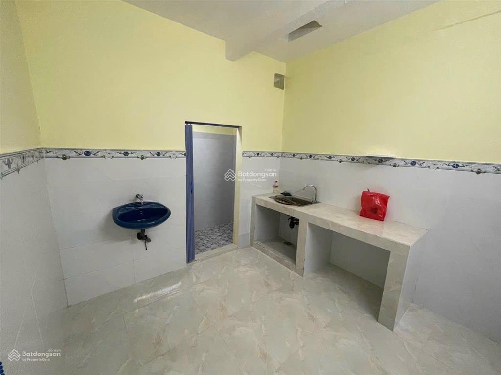 Bán nhà mặt tiền bình phú 2 quận 6(3m x 10m)1 lầu 2pn 2wc giá chỉ 4.7 tỷ