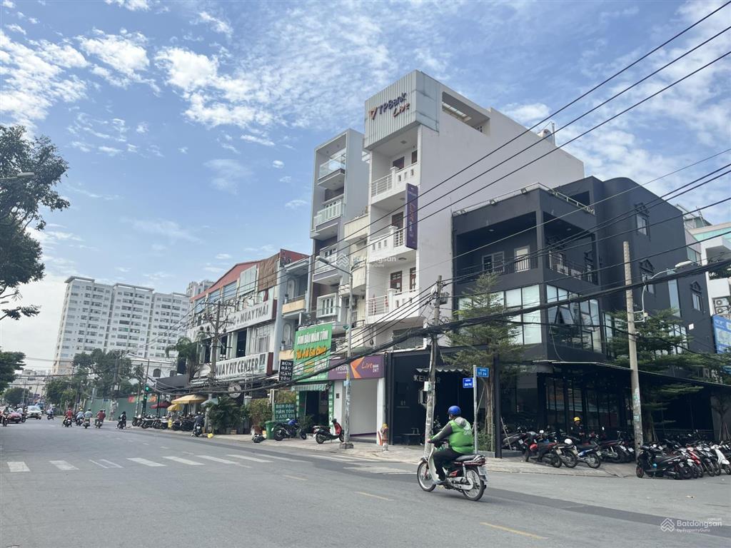 Cơ hội mua nhà mặt tiền giá tốt tại bình phú quận 6 (4mx20m) đường 16m chỉ 8,5 tỷ