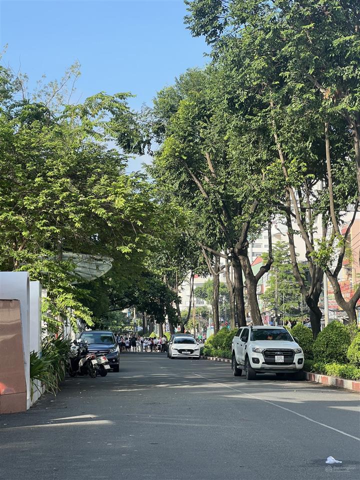 Mặt tiền kinh doanh view trung tâm thương mại (8m x 16m) bình phú 1  giá 20,7 tỷ