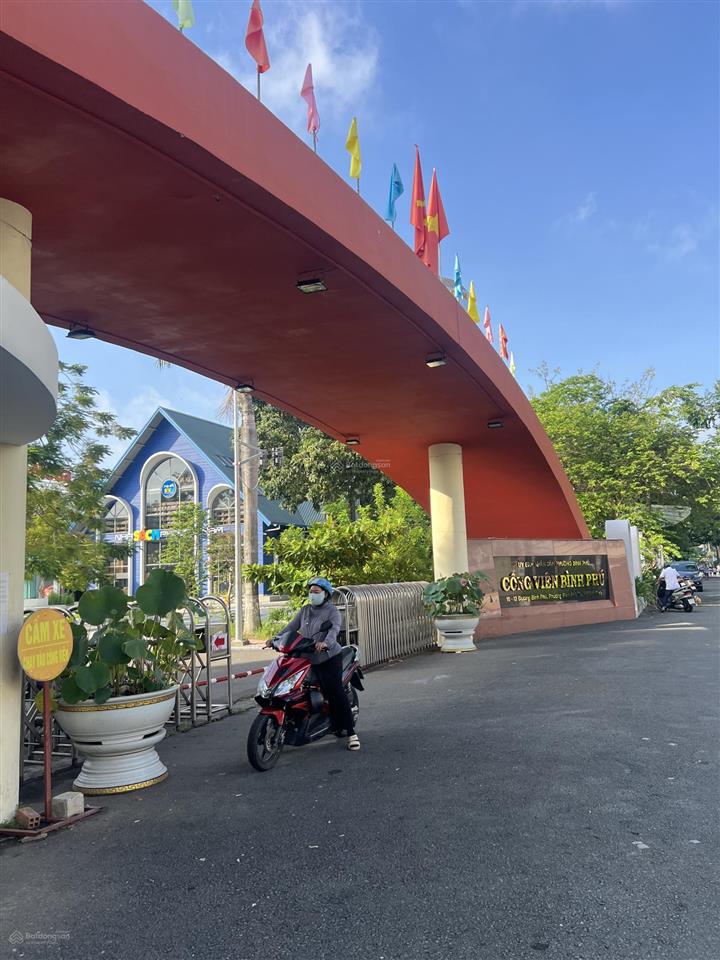 Mặt tiền kinh doanh view trung tâm thương mại (8m x 16m) bình phú 1  giá 20,7 tỷ