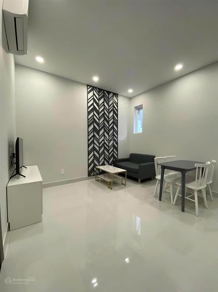 Cho thuê phòng 30m2 cao cấp cmt8, q.3 (giá 4tr/tháng). 0989 023 *** (cô nga chủ)(ko tiếp cò)