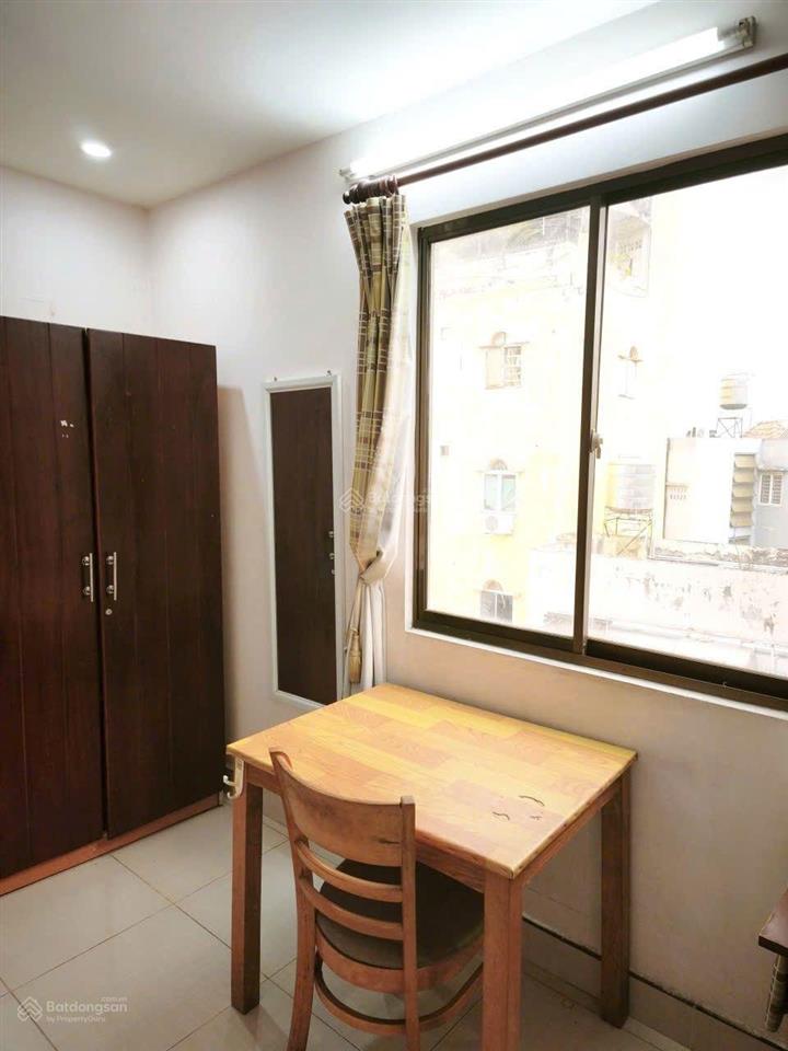Cho thuê phòng 30m2 cao cấp cmt8, q.3 (giá 4tr/tháng). 0989 023 *** (cô nga chủ)(ko tiếp cò)