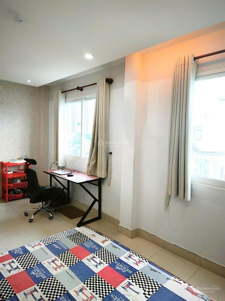 Cho thuê phòng 20m2 cao cấp cmt8, q.3 (giá 3.5tr/tháng). 0989 023 *** (cô nga chủ)